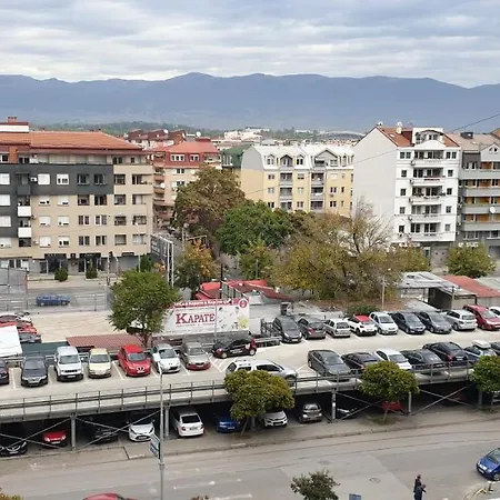 Fabulous Family Apartment, Beverly Hills Mall Area