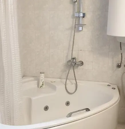 Fabulous Family Apartment, Beverly Hills Mall Area Lägenhet *