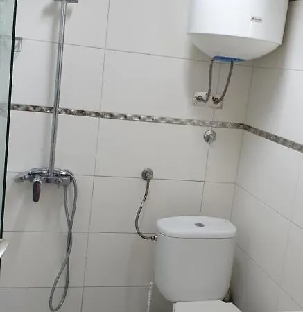 Fabulous Family Apartment, Beverly Hills Mall Area