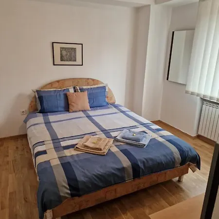 Апартаменты Fabulous Family Apartment, Beverly Hills Mall Area *