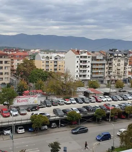 Fabulous Family Apartment, Beverly Hills Mall Area Appartement