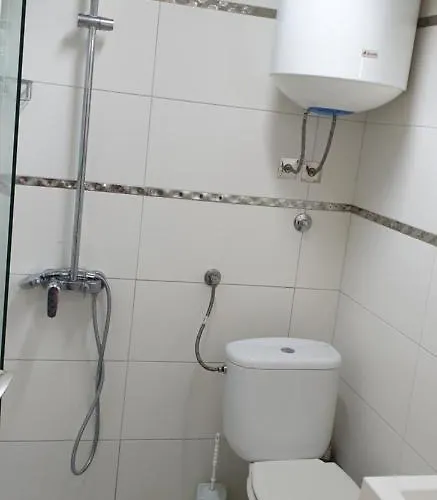 Fabulous Family Apartment, Beverly Hills Mall Area