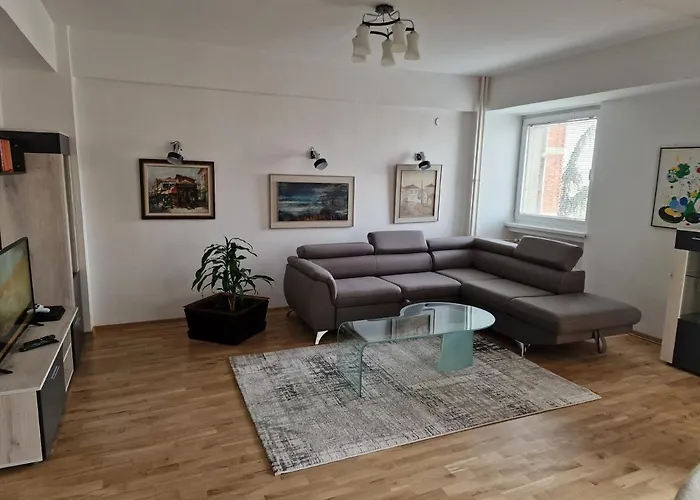 Fabulous Family Apartment, Beverly Hills Mall Area Appartement