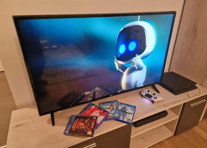 Fabulous Family Apartment, Beverly Hills Mall Area *